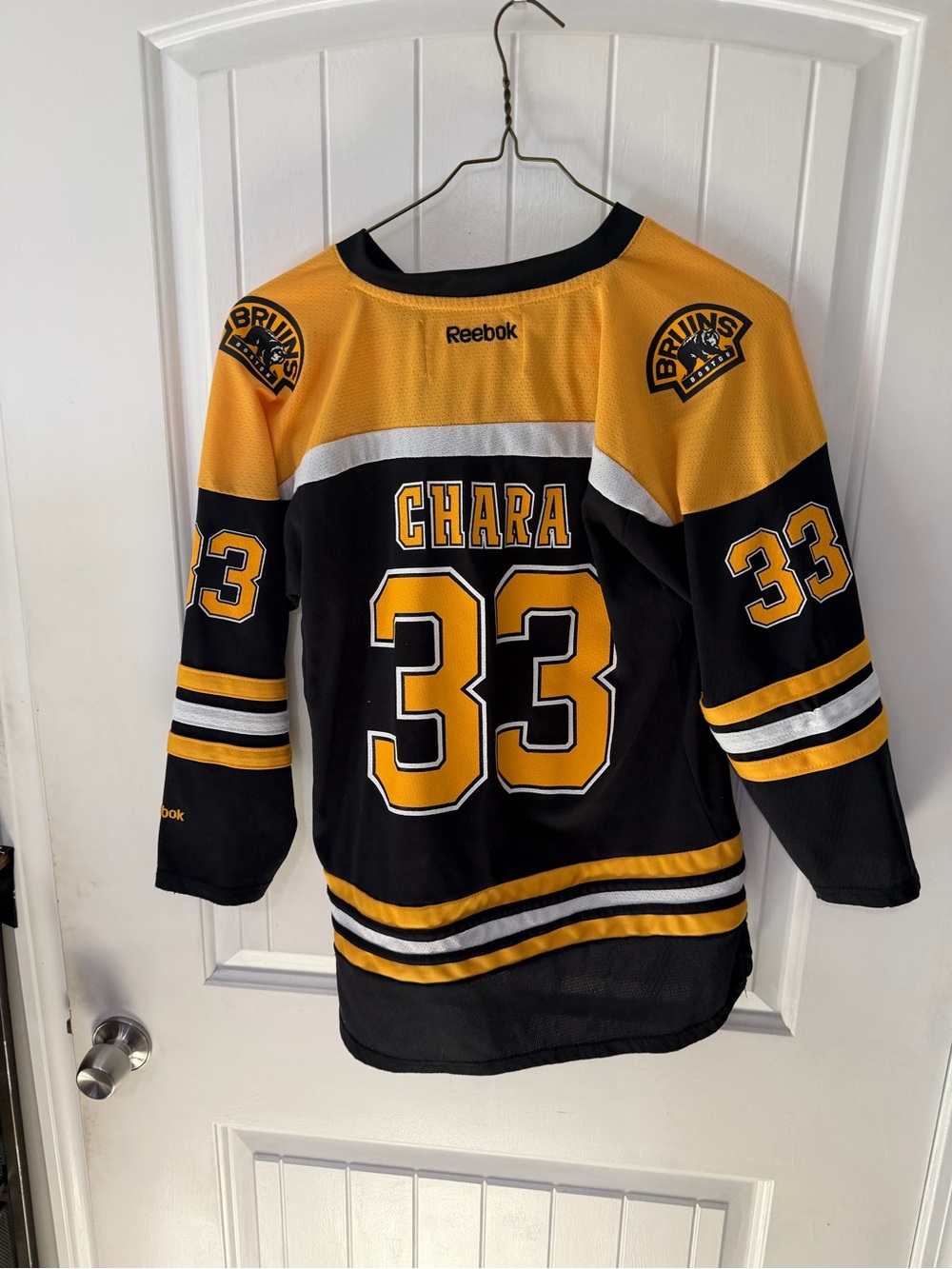 Youth Zdeno Chara Boston Bruins size large/XL Jersey